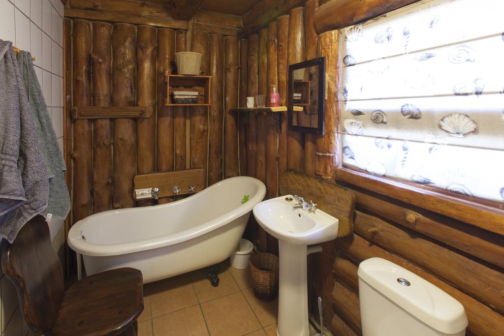 A Log Home At Buffalo Creek Buffeljagsrivier Buitenkant foto