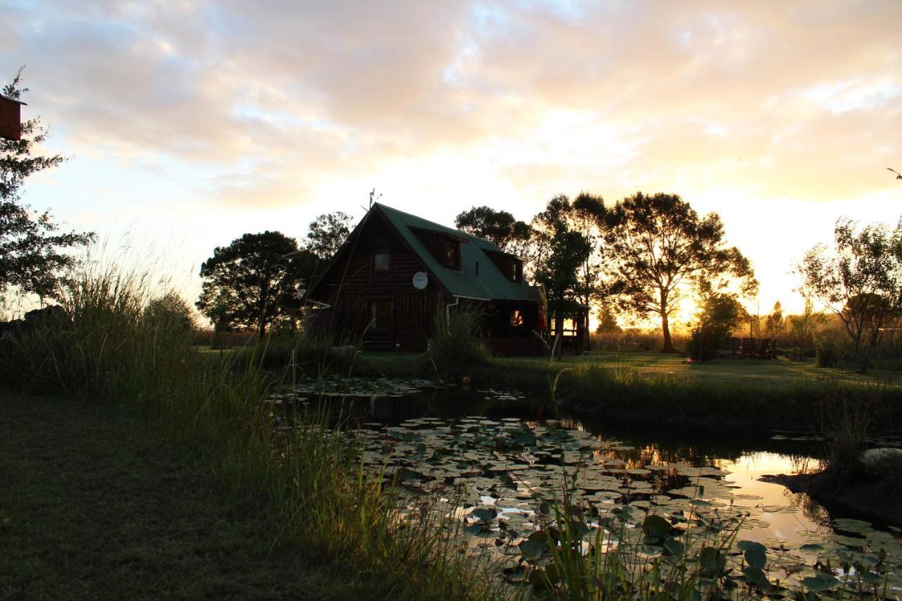 A Log Home At Buffalo Creek Buffeljagsrivier Buitenkant foto